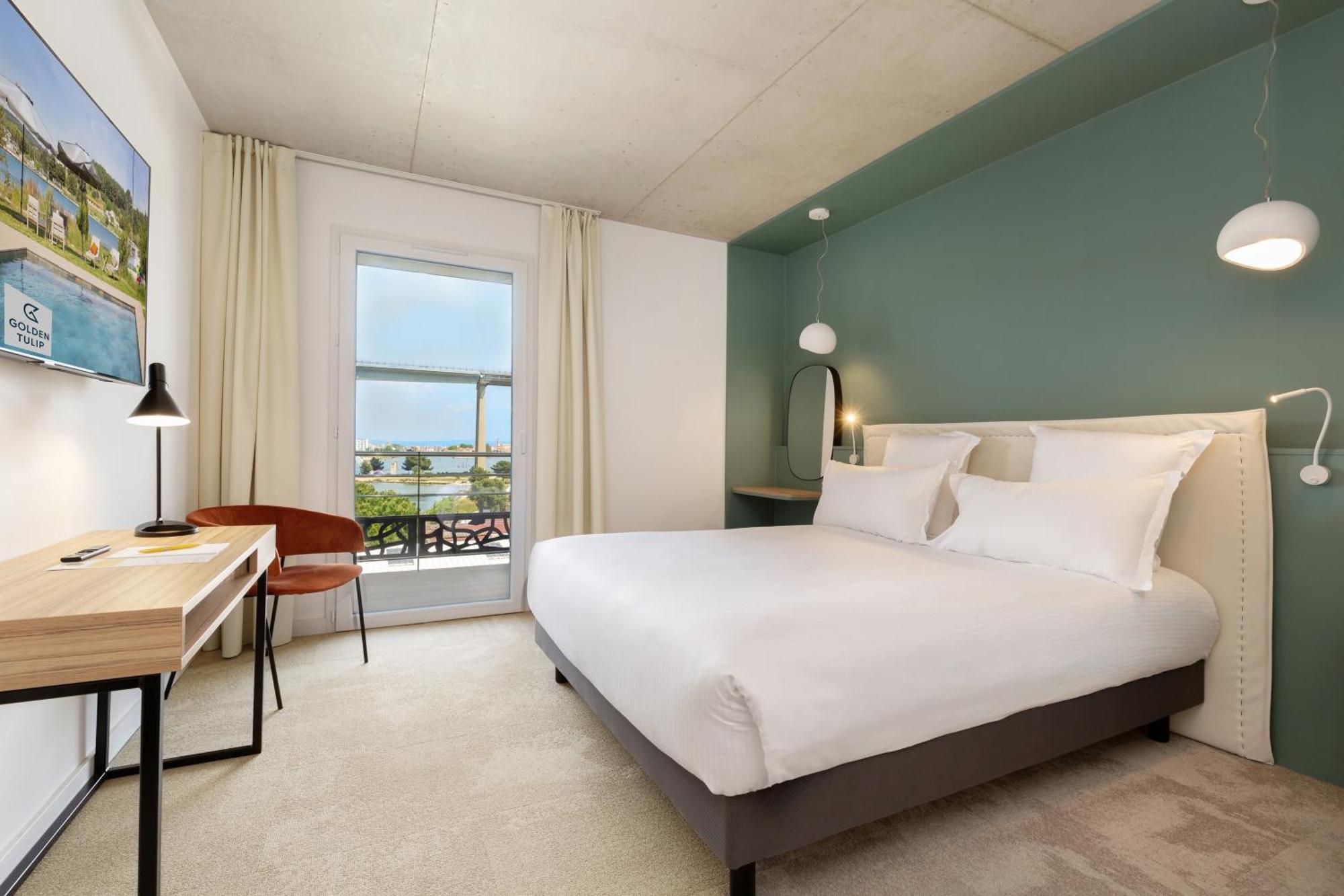 Hotel Golden Tulip Martigues Provence Exterior foto