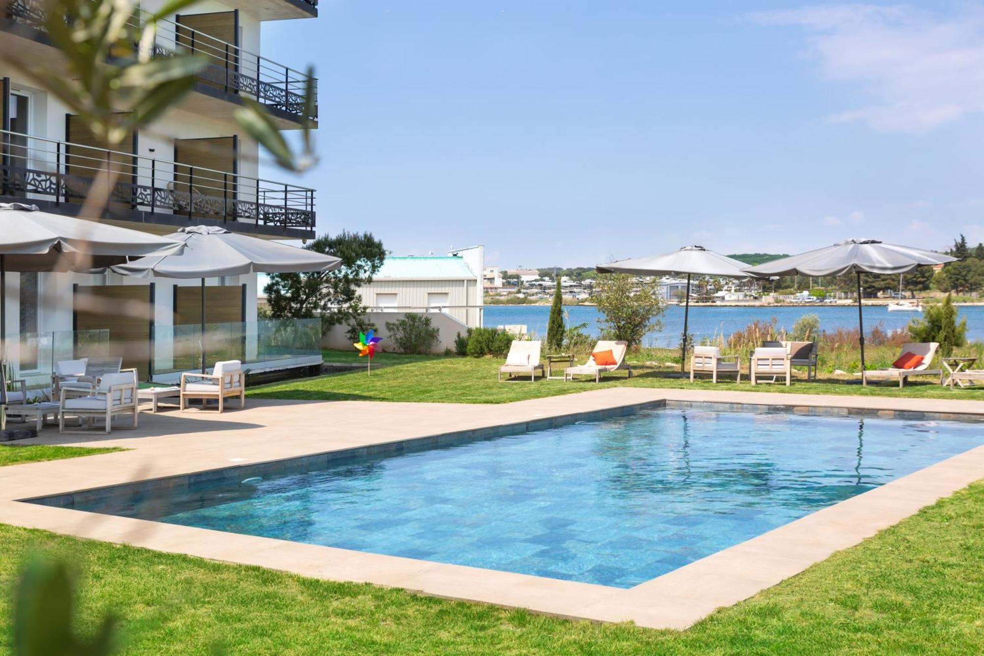 Hotel Golden Tulip Martigues Provence Exterior foto